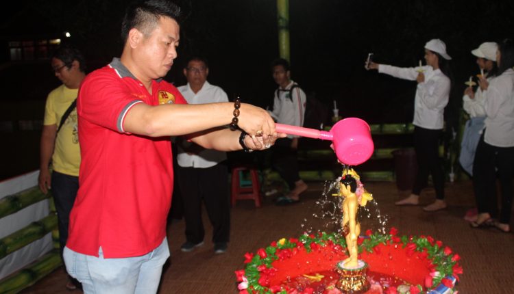 1000 Lilin Terangi Vihara Tri Dharma Buddha Sebangkau.Foto 1