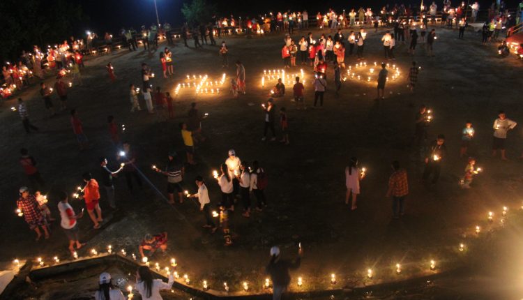 1000 Lilin Terangi Vihara Tri Dharma Buddha Sebangkau.Foto 4