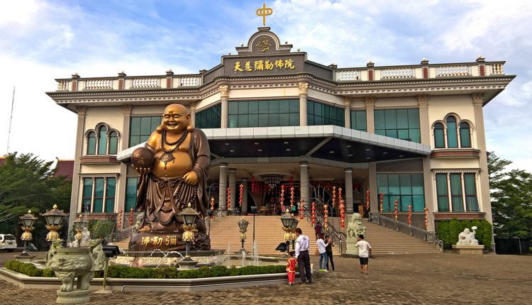 Vihara Pontianak dan Kubu Raya Alternatif Wisata Religi.Foto 1