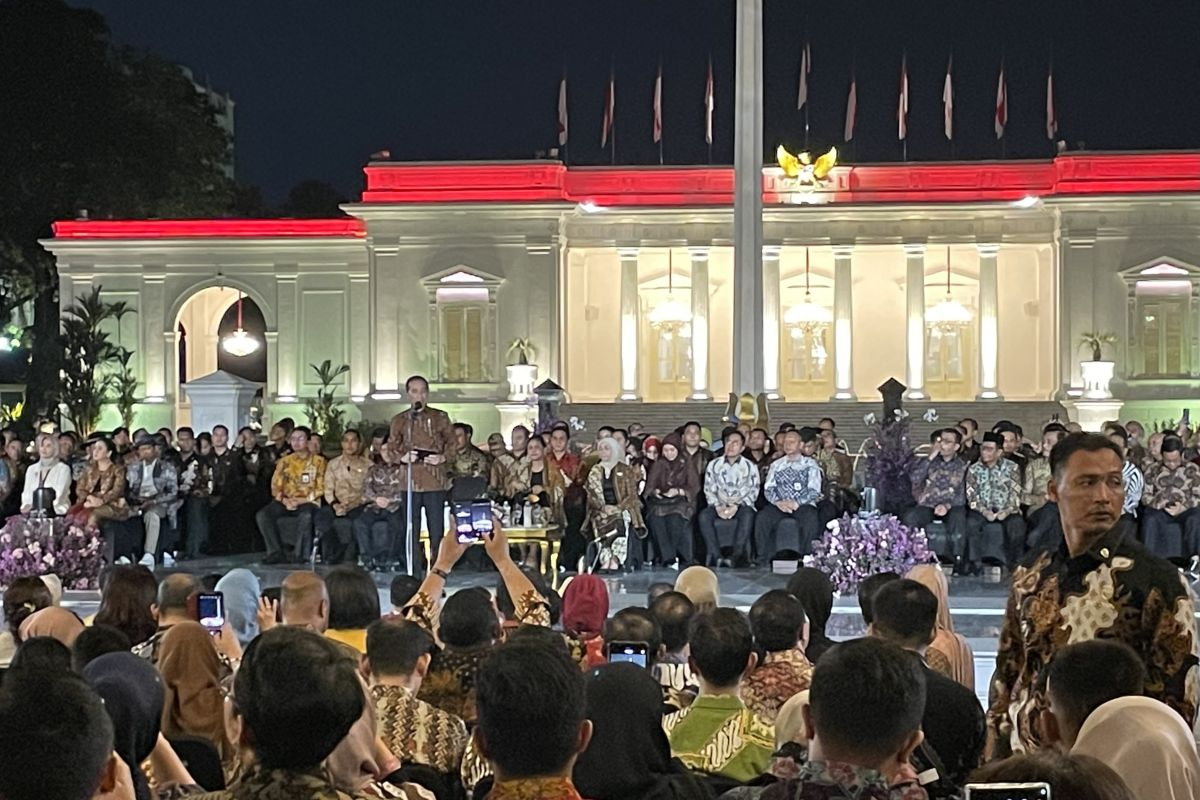 Jokowi Ajak Masyarakat Indonesia Bangga Terhadap Batik - Harian Inhua ...