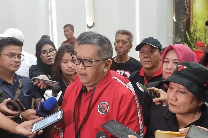 Isu Gibran Digandeng Prabowo, Hasto: Kader PDIP Digembleng Loyalitas ...